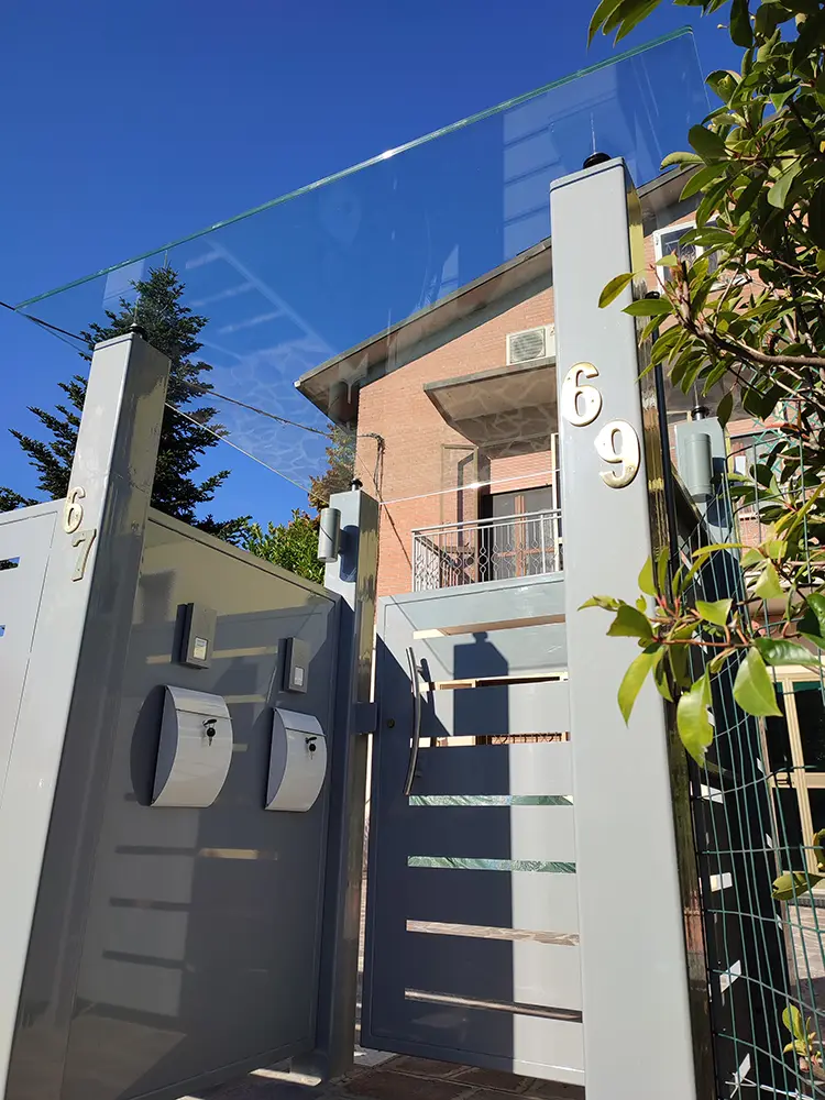 pensilina-in-vetro-esterna-3
